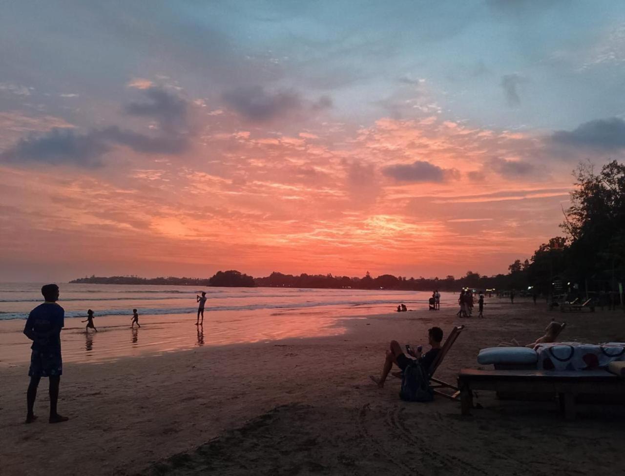 Skywalker Guest House Weligama Extérieur photo